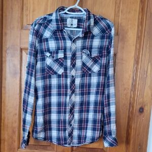 Men's Plaid Button-Up Shirt in Navy and Burgundy Jeans By i BUFFALO M Medium